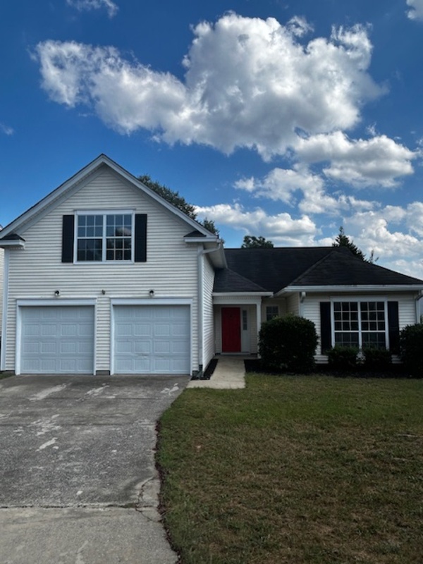 Columbia House: 112 Edgecliff Way