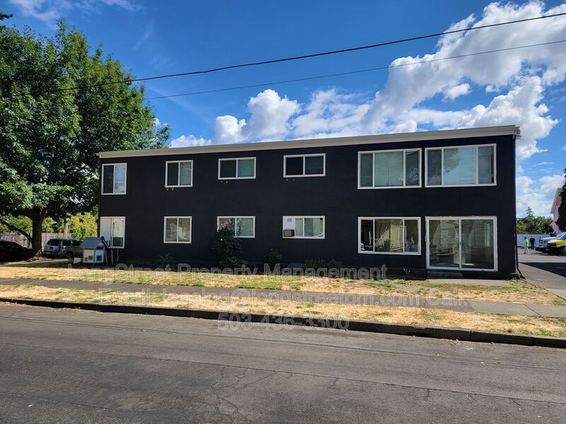 Albany House: 208 5th Ave SE