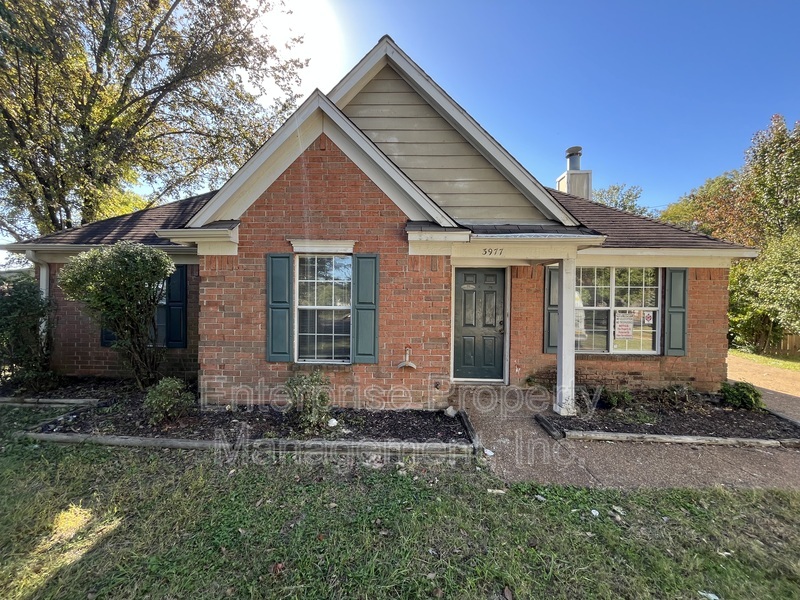 Memphis House: 3977 Angelace Cv