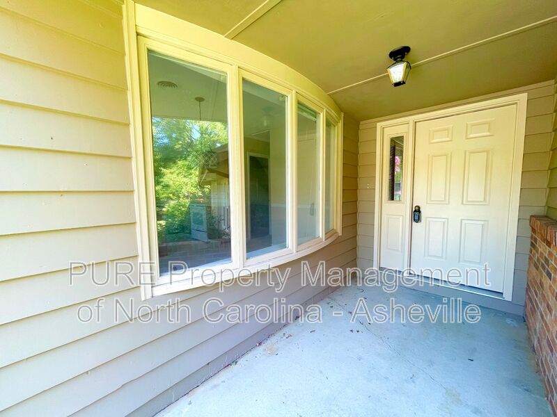 Asheville Townhome: 11 Elderberry Lane