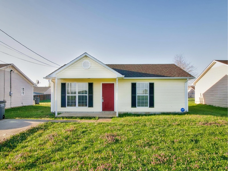 Oak Grove House: 947 Stateline Rd