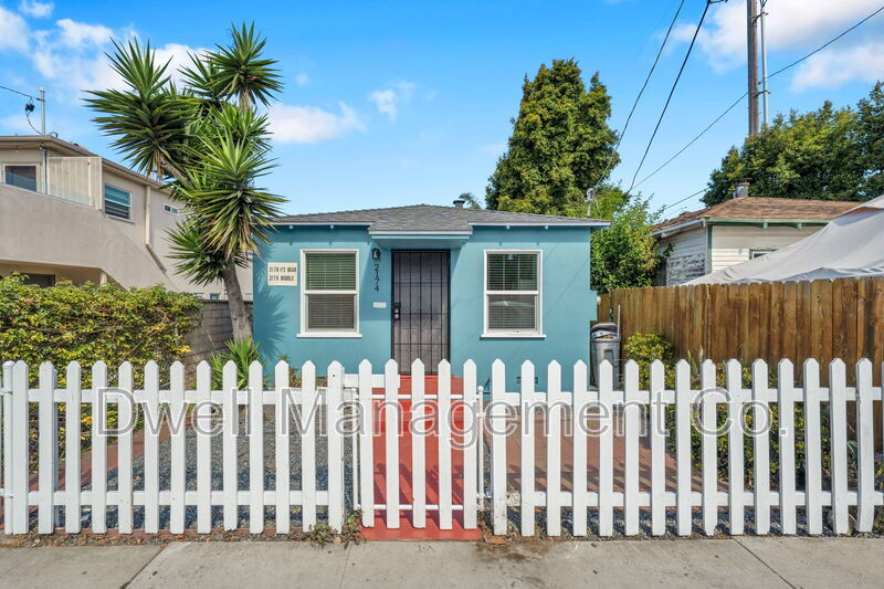 San Diego House: 2174 Bacon St