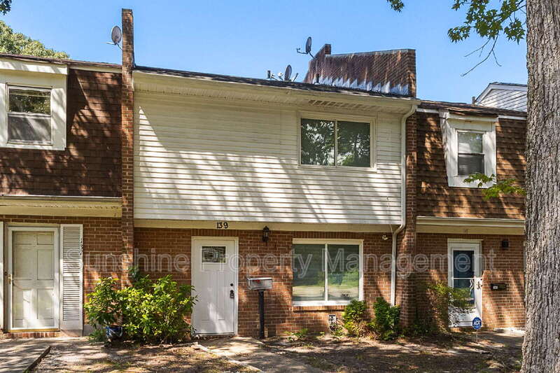 Norfolk House: 139 Bristol Avenue