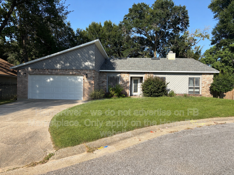Pensacola House: 4780 Baywind Dr