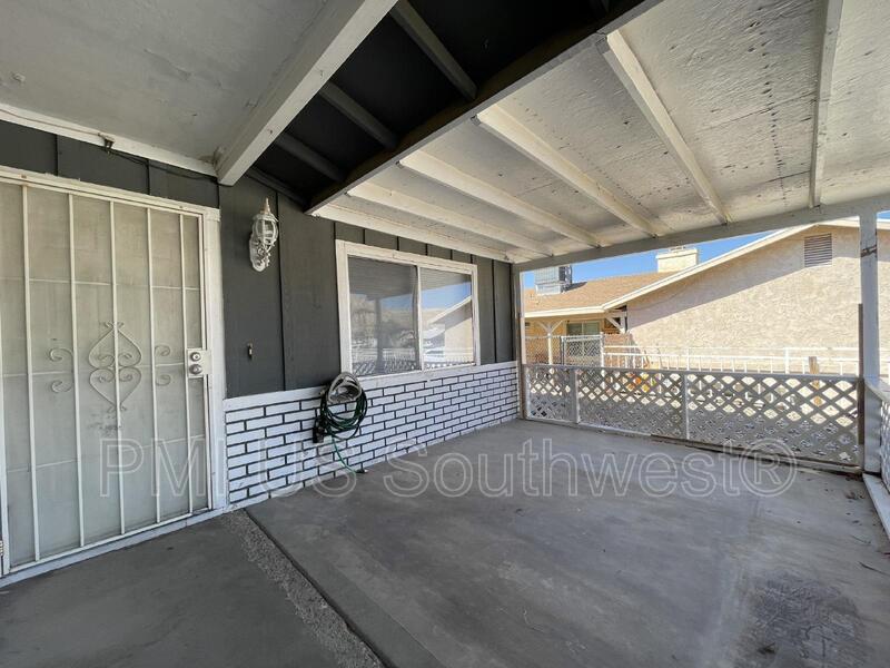 Bullhead City House: 3619 Gem St