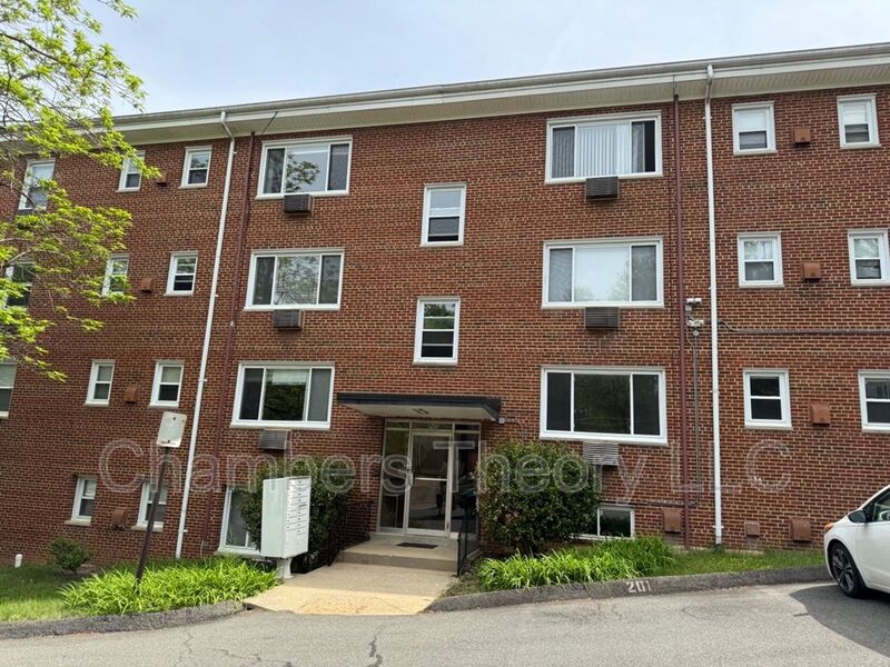 Arlington Condo: 945 N Barton St