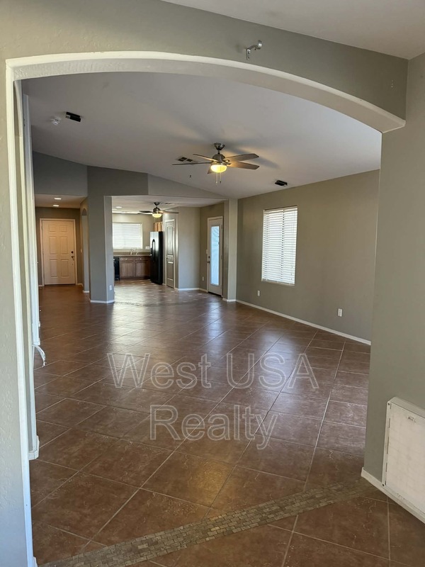 San Tan Valley House: 730 E Press Rd