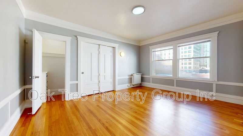 Oakland House: 1425 Harrison St