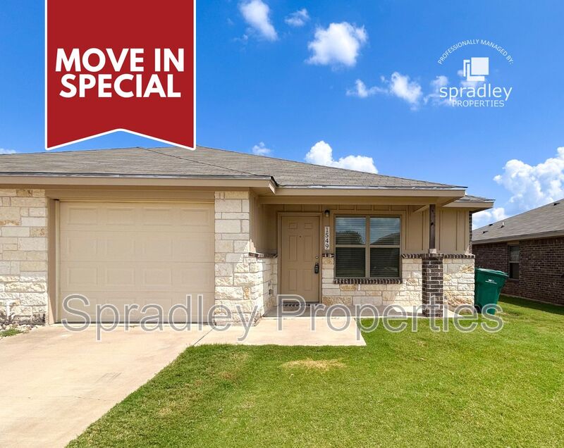 Belton Townhome: 1549 Kal Ct