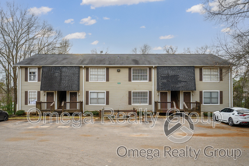 Center Point Condo: 1932 2nd St NE