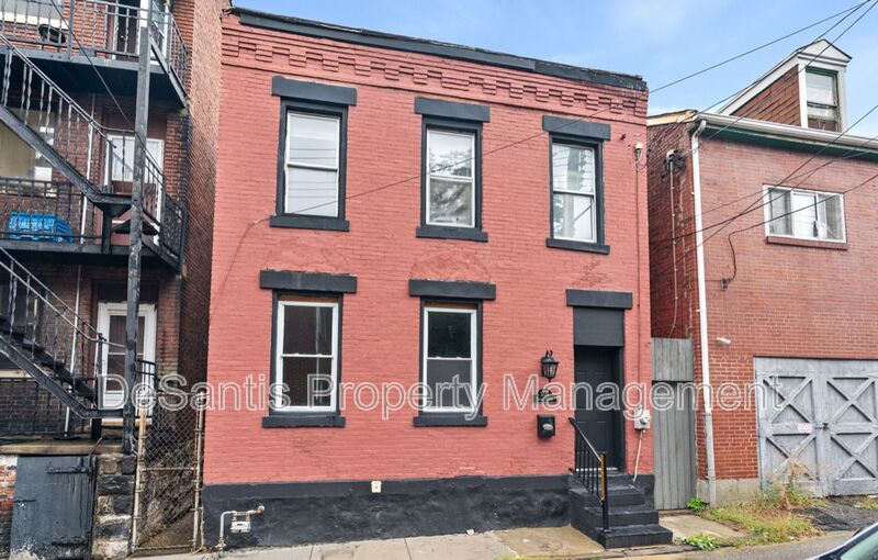 Pittsburgh House: 1705 Tustin Street