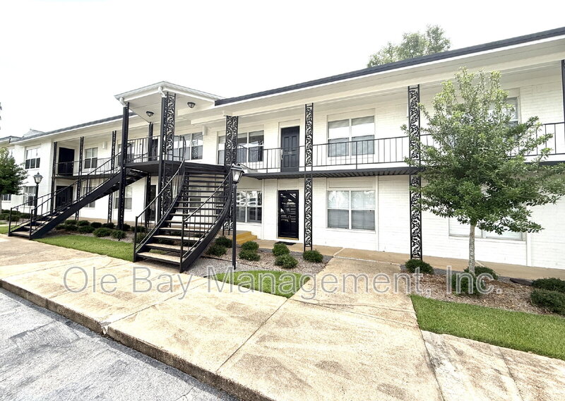 Mobile House: 4009 Old Shell Rd