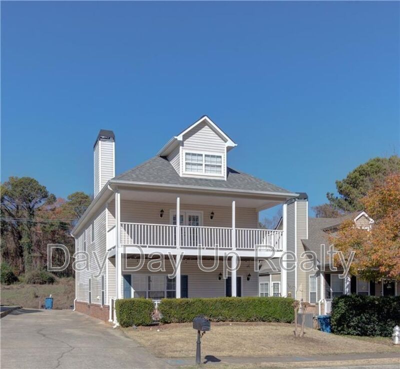 Duluth House: 3311 Heritage Walk Lane