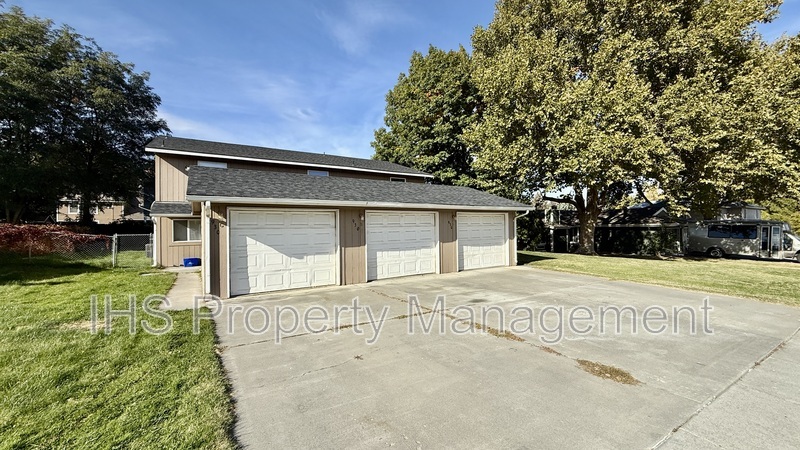 Kennewick Townhome: 930 S Johnson St.