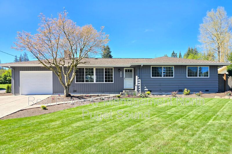Everett House: 8002 W Glen Dr
