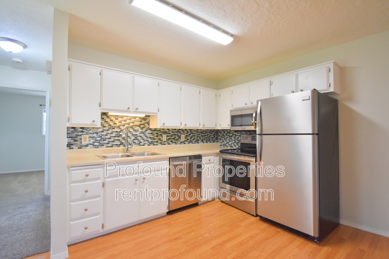 Portland Condo: 421 N Hayden Bay Drive