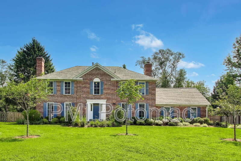 Potomac House: 7724 Fontaine Street