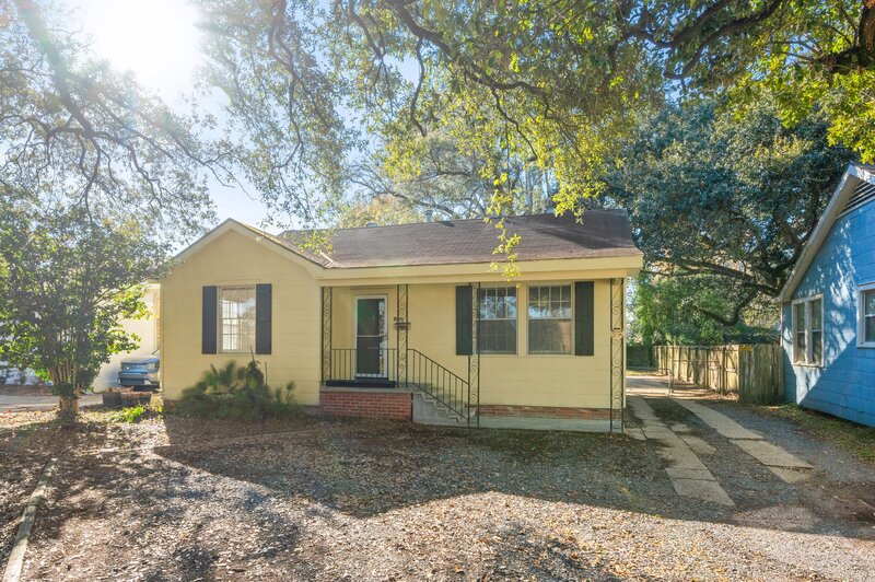 Baton Rouge House: 1630 College Drive