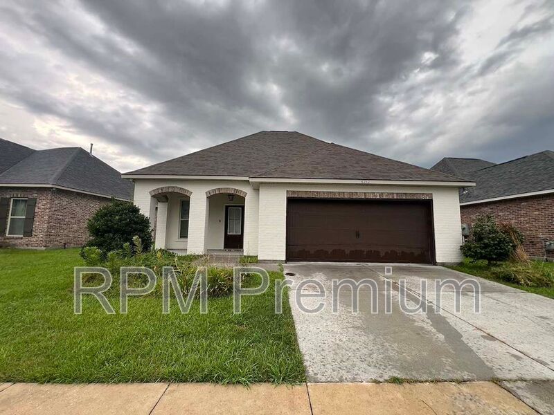 Baton Rouge House: 6212 Lake Edge Dr.
