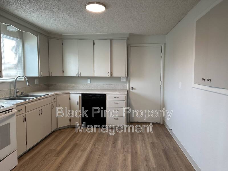 Nampa Condo: 137 Davis Ave