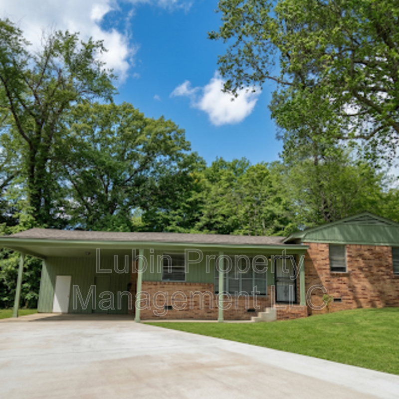 Memphis House: 2879 Overton Crossing St