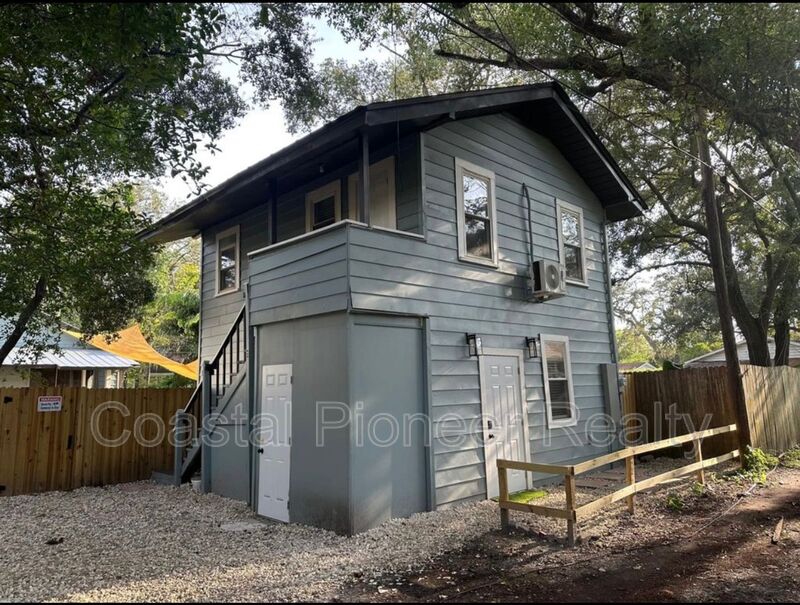 Tampa Condo: 115 W Plymouth St