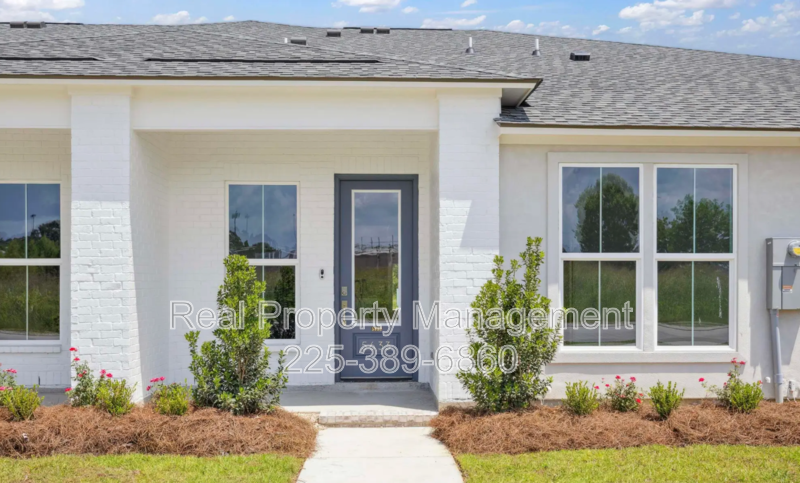 Zachary Townhome: 5633 Emmie Dr.