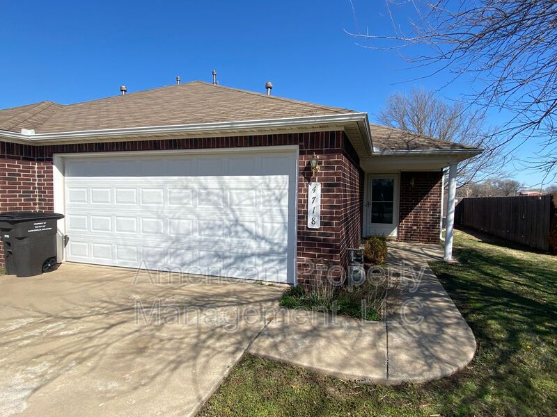 Bartlesville House: 4718 NE Wisconsin St