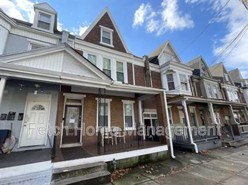 Lancaster House: 722 East King Street