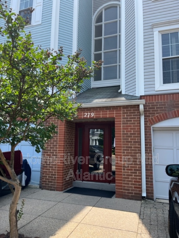 Request a Viewing for 279 S Pickett St, Apt 201 Tenant Turner