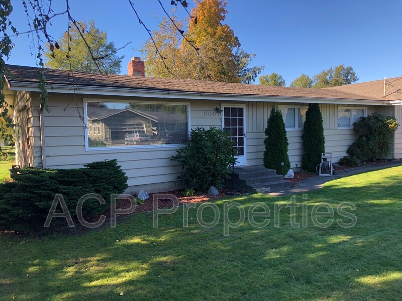 Bellingham House: 3607 Home Road
