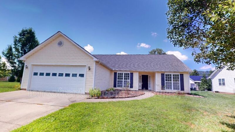 Fletcher House: 342 Meadow Pathway Dr