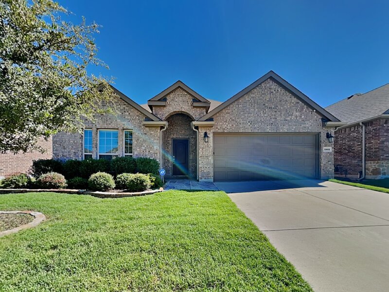 Frisco House: 3801 Moorcroft Rd