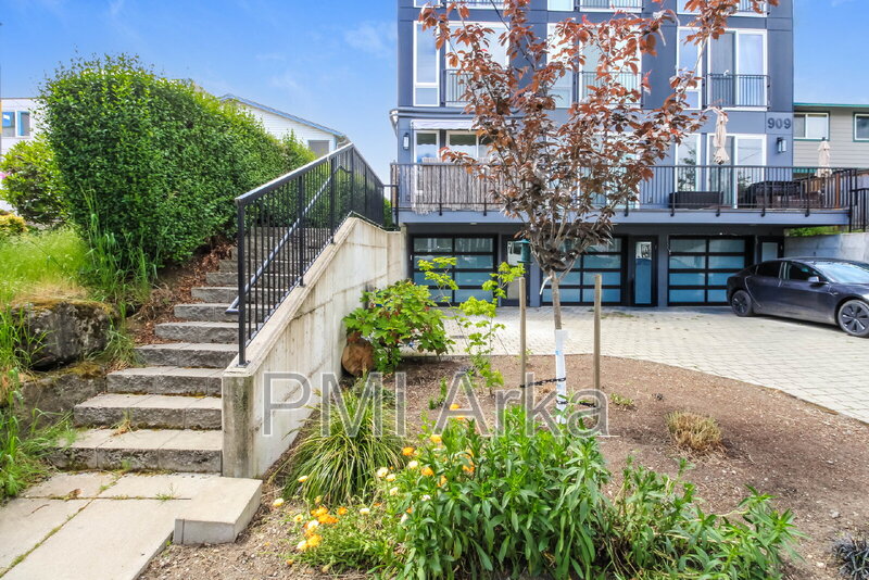 Seattle Townhome: 909 28th Ave S