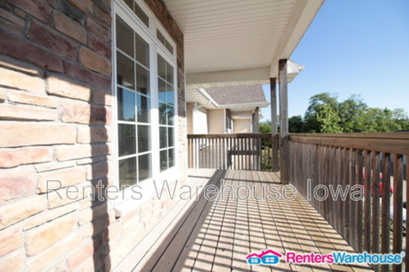 Des Moines Condo: 2000 Meadow Ct