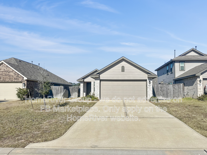 Magnolia House: 937 Silver Birch Br