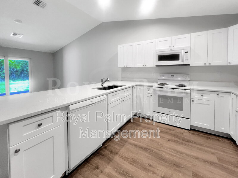 Lehigh Acres Condo: 745 Harry Avenue South