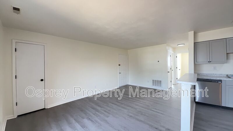 Charming 2-Bedroom Apartment in Norfolk! - Photo 6