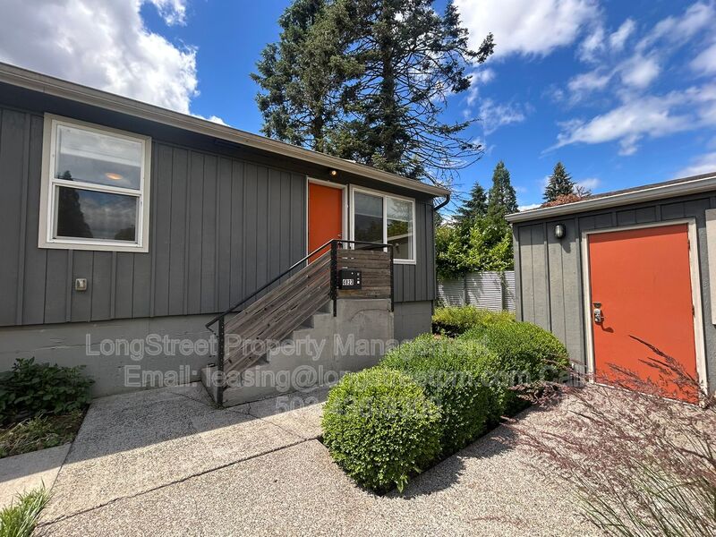 Portland Condo: 4823 NE 50th Pl
