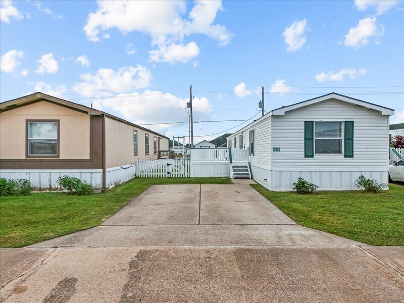 Dickinson House: 5146 Martinique Calle