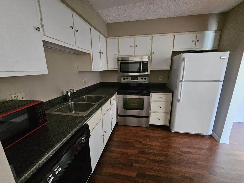 Springfield Condo: 243 S Durkin Dr