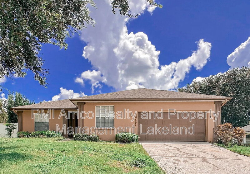 Lakeland House: 5721 Manchester Drive West