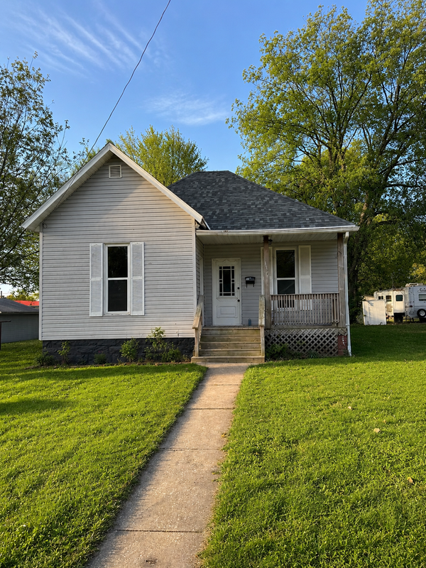 Springfield House: 1112 E Locust Street