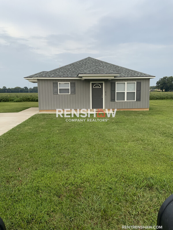 Dyersburg House: 471 Dana Ave