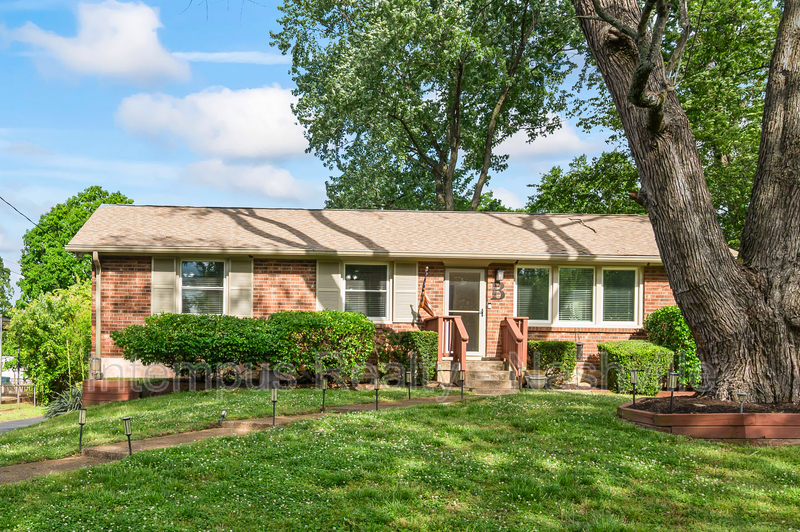 Hermitage House: 7020 Bonnamere Dr