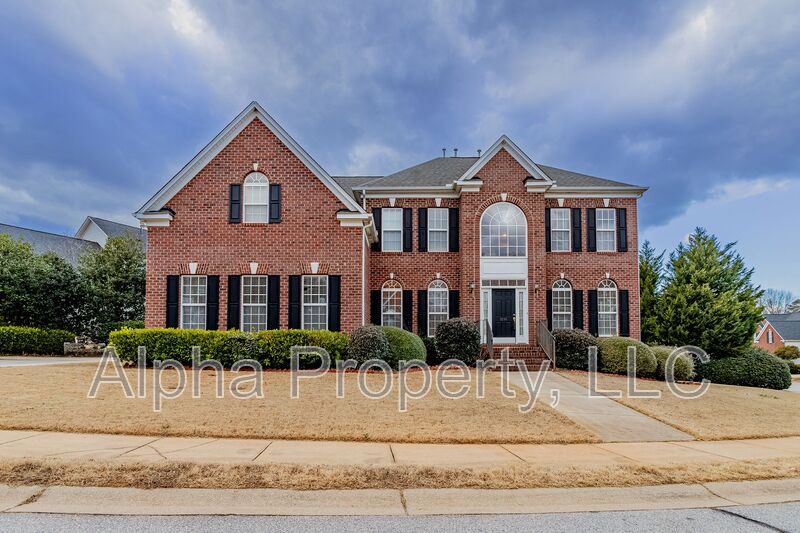 Greer House: 1205 Carriage Park Cir