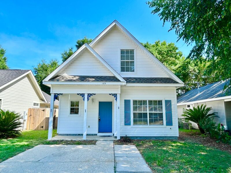 Pensacola House: 189 Wildflower Ln