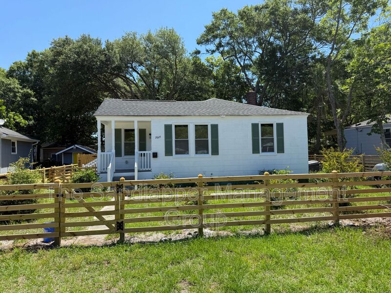 N Charleston House: 2627 Madden Drive