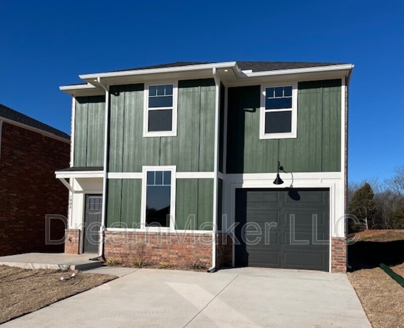 Norman House: 1008 Varenna Lane
