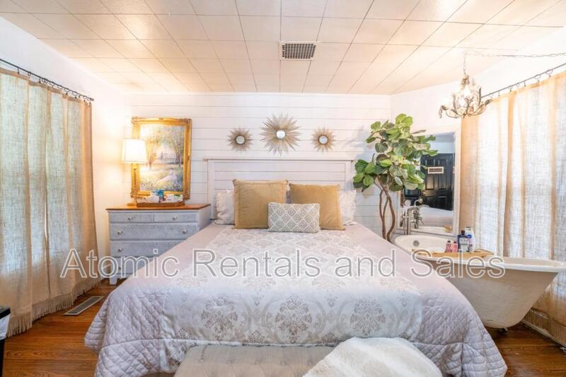 Jefferson City House: 714 E Jefferson St Gold Suite